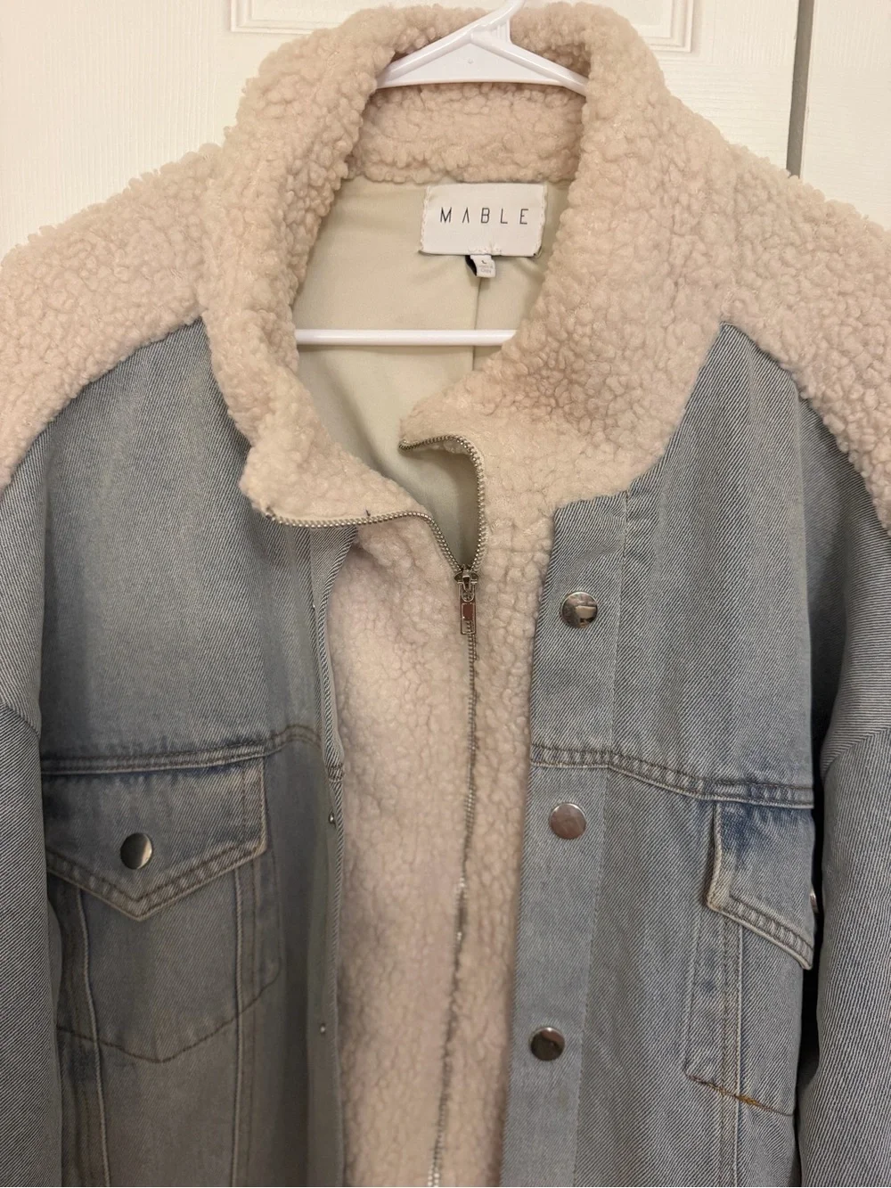 Mable light blue